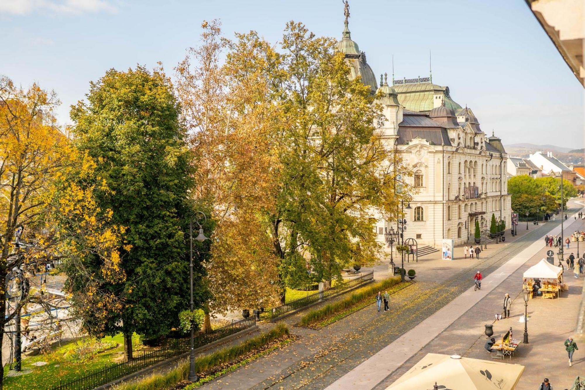 Luxapart III Beautiful Views Kosice Luaran gambar